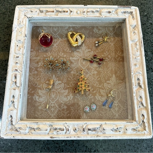 Anthropologie Shadow Not Such a Mystery Jewelry Box Lot of 9 Pieces of Jewelry - Picture 1 of 9